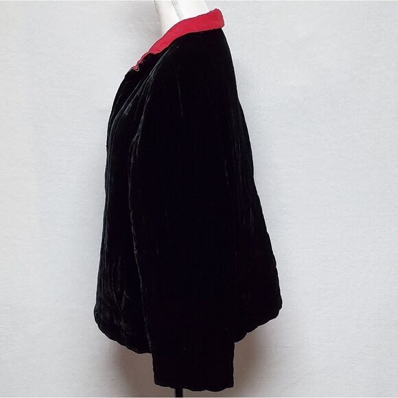 Vintage 1980s Easy Spirit Reversible Black Velvet Red Silk Qulited Filled Jacket - Picture 4 of 16